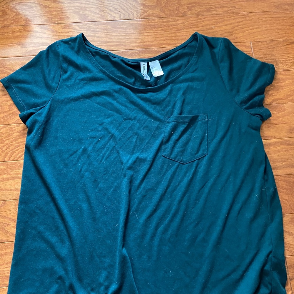 Green flowy t shirt